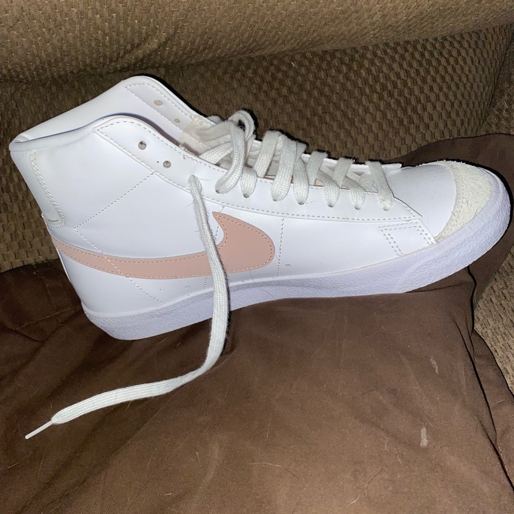 Nike blazer woman’s sneakers. New never worn no tags